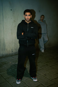 BLACK ZIP-UP